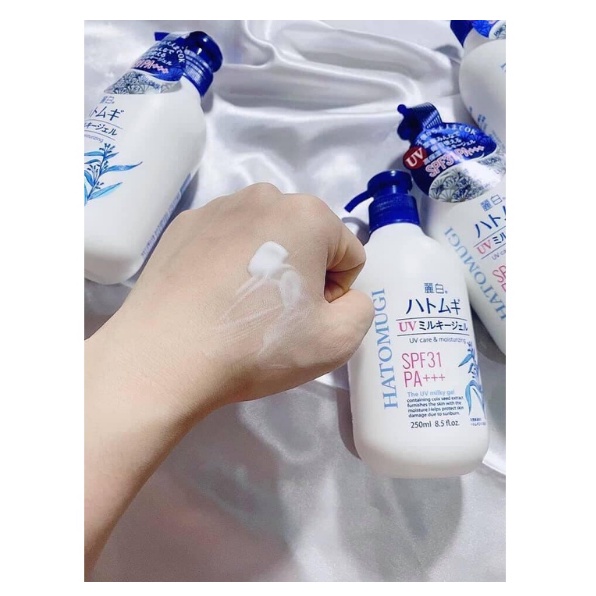 Sữa dưỡng thể chống nắng Hatomugi SPF31 PA+++ dưỡng trắng, se khít lỗ chân lông 250ml | BigBuy360 - bigbuy360.vn