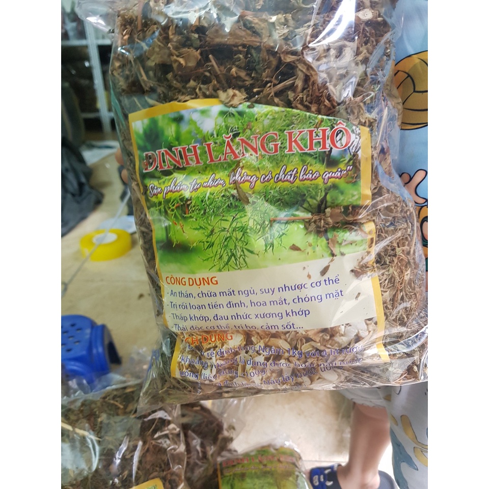 Lá đinh lăng khô , đinh lăng thơm phức, dùng người rối loạn tiền đình, hoa mắt chóng mặt hoặc làm gối lá đinh lăng