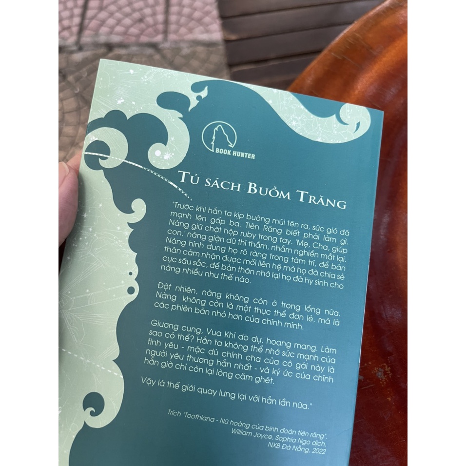 Sách - [Tủ sách Buồm Trăng] (Những vệ thần tuổi thơ) TOOTHIANA – NỮ HOÀNG CỦA BINH ĐOÀN TIÊN RĂNG - William Joyce