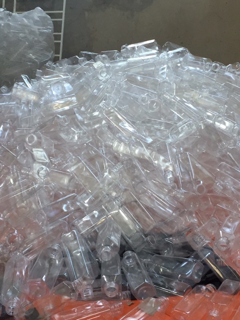 Chai nhựa đẹp 330ml,500ml,1000ml. Chai vuông 330ml loại 2 | BigBuy360 - bigbuy360.vn