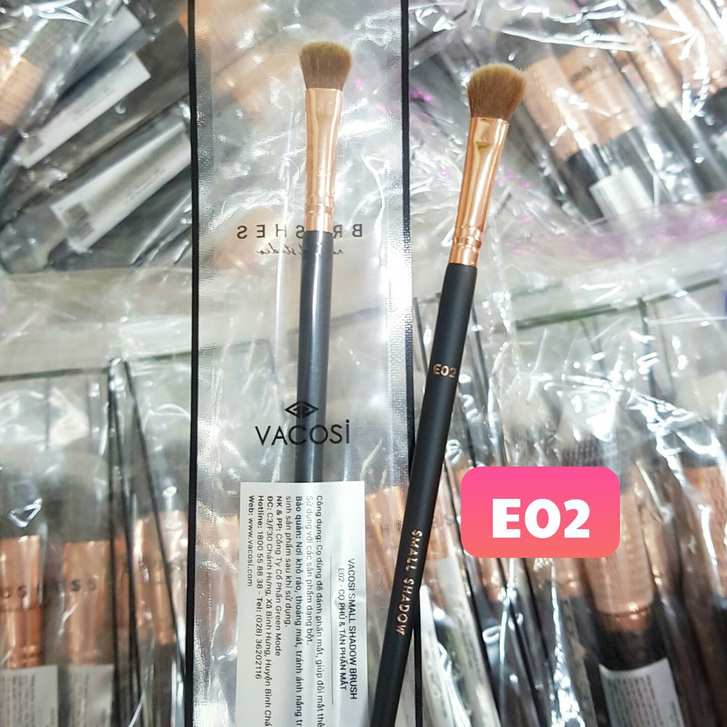 Cọ Phủ &amp; Tán Phấn Mắt Vacosi Shader Pro Brush - E02