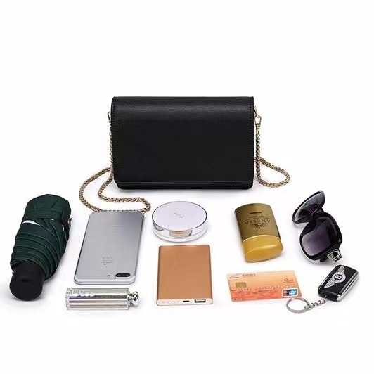 Túi xách CK dáng vuông nhỏ màu đen phối dây xích thời trang sang trọng dành cho nữ