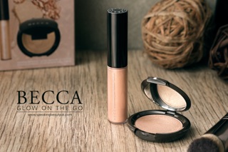 Set Becca Glow On The Go Màu Opal Glow.