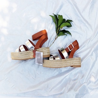 Sale sandal cói H.M bị lỗi