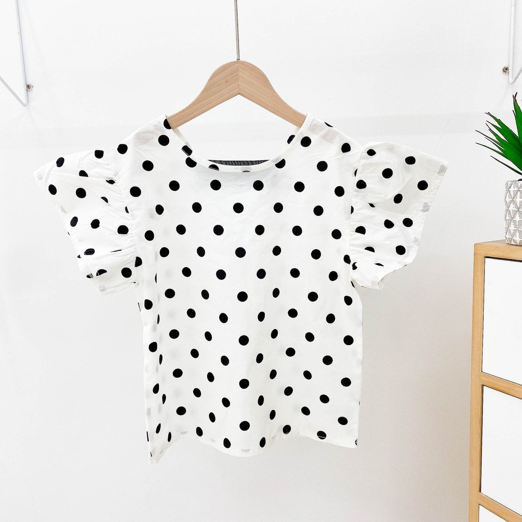 Set Áo Tay Bèo Chấm Bi, Quần Đùi Jean cho bé gái SEKA KIDS 2102.06