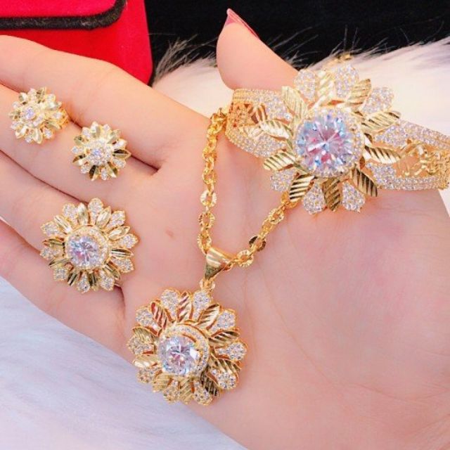 Bộ trang sức mạ vàng 18k