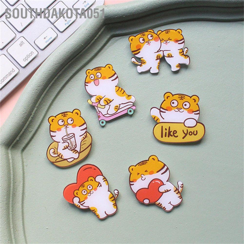 Southdakota051 Cute Brooch Pin Cartoon Tiger Style Durable Acrylic Vivid Colors Wide Application for Bag Hat Backpacks