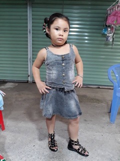 Giày chiến binh bé gái.