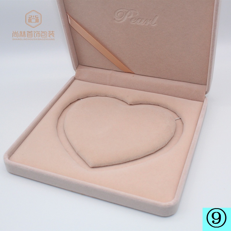 Hộp Đựng Trang Sức Hình Trái Tim Đính Ngọc Trai Cao Cấp