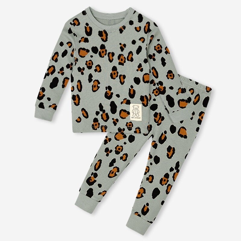 Đồ bộ quần áo dài tay dáng ôm thun cotton mẫu Báo Đốn năm 2022 rất xinh của hãng Unifriend Hàn Quốc mã UND03