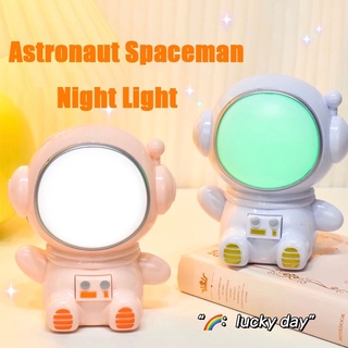 Đèn led mini cắm cổng usb hình phi hành gia