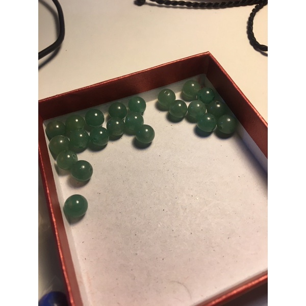 01 viên đá hạt tròn xỏ lỗ handmade màu xanh lá aventurine