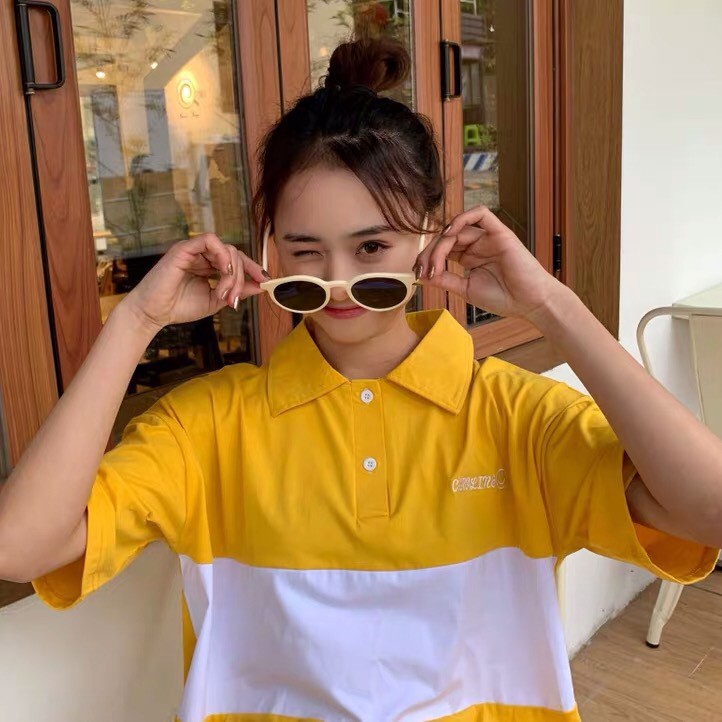 Áo Thun Có Cổ Phối Màu Phía Trước Kèm Chữ CAROLINE Sau Gáy Mẫu Mới TTS0593