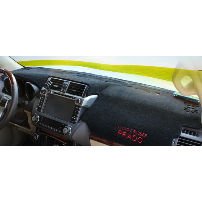 Thảm chống nắng trên Taplo Toyota Land Cruiser Prado 2018-2020 vân cacbon