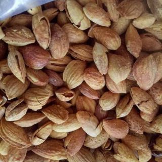 Combo gồm óc chó và hạnh nhân