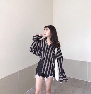Sơ mi kẻ sọc hai màu