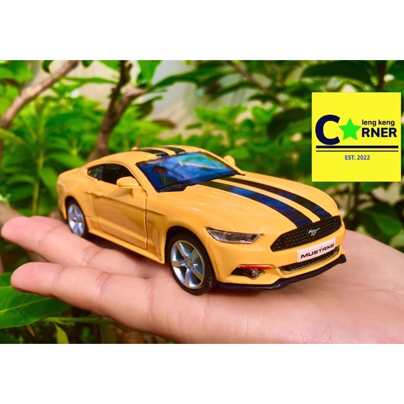 Xe mô hình kim loại Ford Mustang 1:36 hợp kim mới 100% Full box cửa đóng mở kéo thả