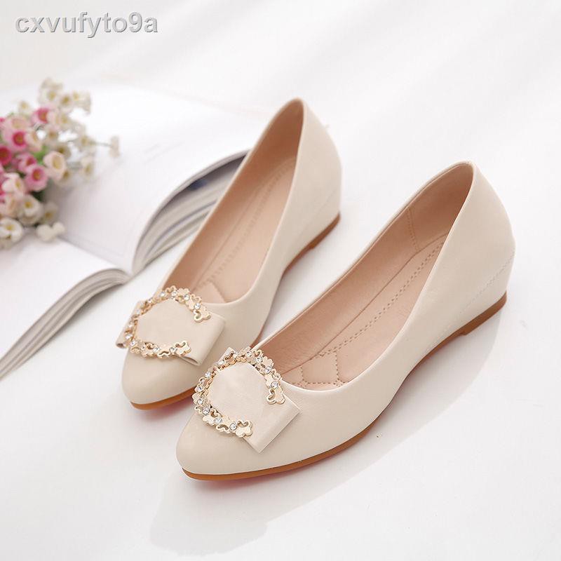 giày đơn nữ phong cách mùa xuân mới đế mềm tất cả phù hợp bên trong tăng chiều cao gót nêm đậu Hà Lan giữa