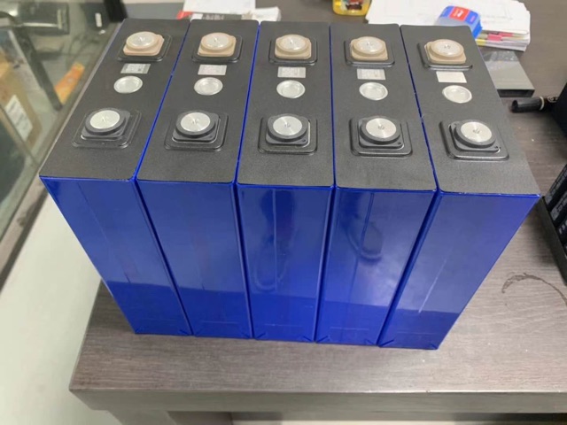 Pin lifepo4 120Ah mới 100% chính hãng HIGEE