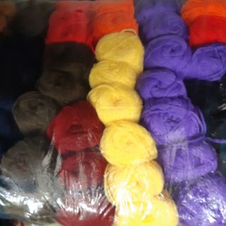 Chỉ len đủ màu sắc 25k / cuộn