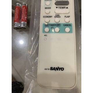 Điều khiển điều hoà sanyo (khuyến mại pin đi kèm)