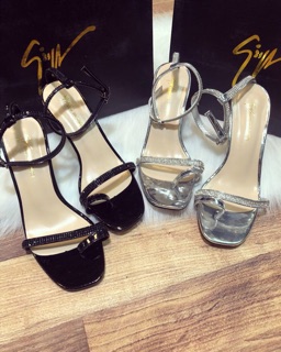 Sandal xỏ ngón quay đá 7p