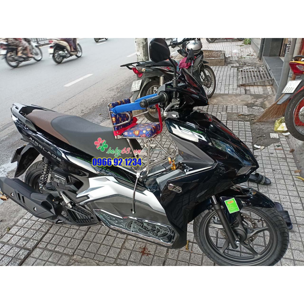 Ghế ngồi xe máy cho bé xe AB AirBlade có vòng chân ngắn