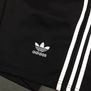 Quần short Adidas