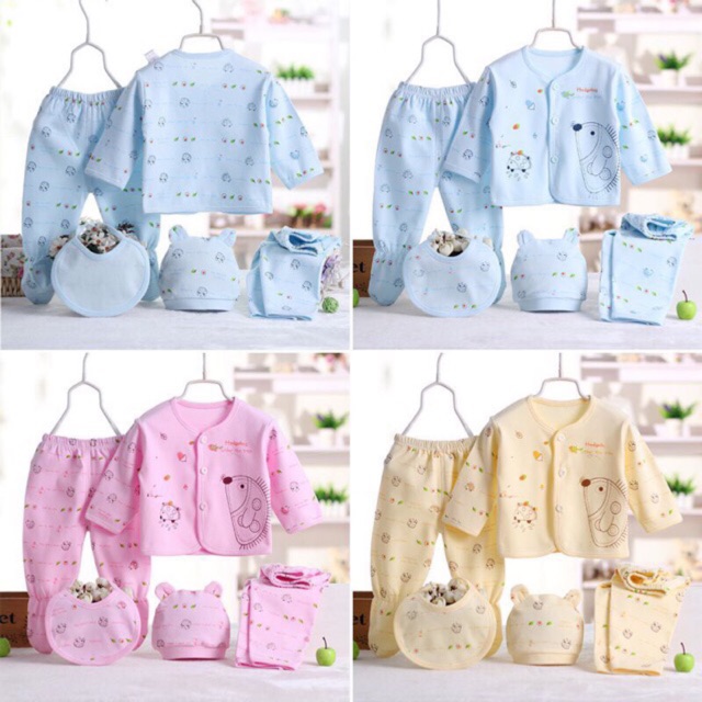 Set 5 món sơ sinh (Bộ dài tay cho bé sơ sinh kèm mũ, yếm chất nỉ xốp cực đep mềm mịn)