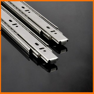 Ray Trượt Bi 3 Tầng Inox - Ray Trượt Bi 3 Tầng Inox được bôi trơn bằng một tinh dầu đặc biêt nhằm chuyển động nhẹ nhàng