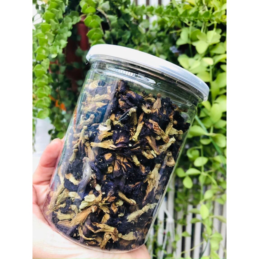 100g hoa đậu biếc sấy khô ráo rất nhẹ, nên hủ khá nhiều bông