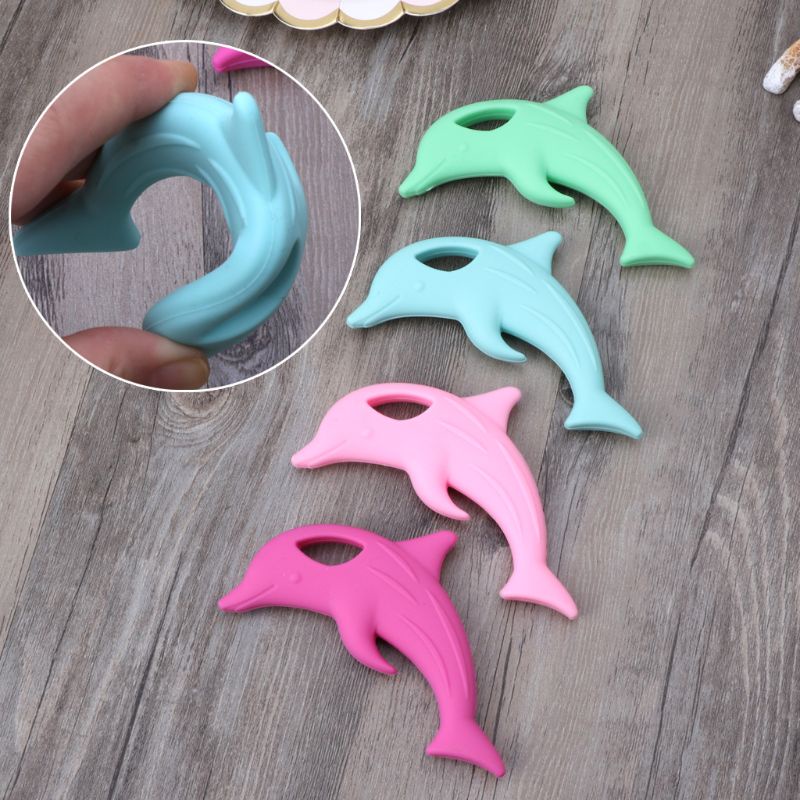 Núm Vú Giả Ngậm Mọc Răng Hình Cá Heo Hoạt Hình Bằng Silicon Không BPA Cho Bé