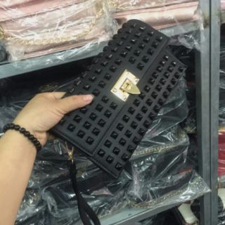 [SALE 1 NGÀY DUY NHẤT] Ví cầm tay đinh tán