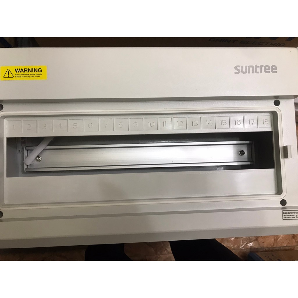 [SUNTREE] Vỏ tủ điện chống bụi, chống bẩn, chống nước 18 MCB SOLAR