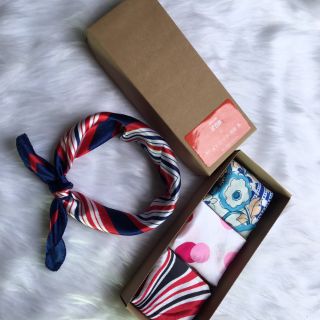 Hộp 3 Chiếc Khăn Lụa Vuông Muji