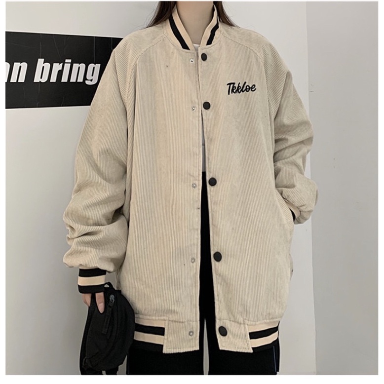 Áo khoác bomber chất liệu nhung tăm chữ thêu xịn sò