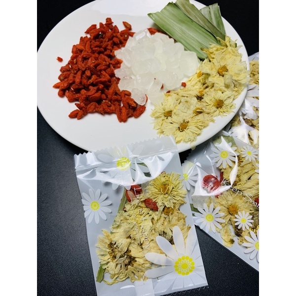 trà hoa cúc ( kỉ tử, lá dứa,hoa cúc)