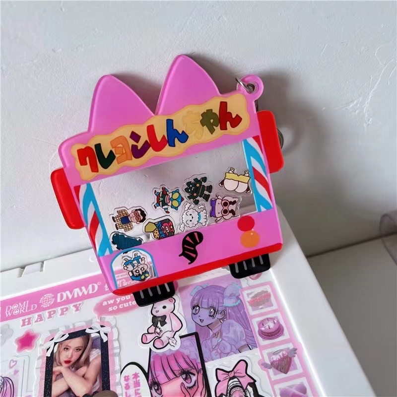 Móc khoá acrylic shin cậu bé bút chì