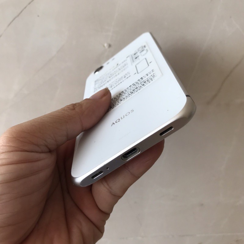 điện thoại nội địa Nhật Sharp SH-04H 5.2 inch snapdragon 820  ram 3Gb+32Gb | BigBuy360 - bigbuy360.vn