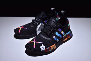 [CÓ SẴN] Kaws x Adidas NMD R1 Black (đen )