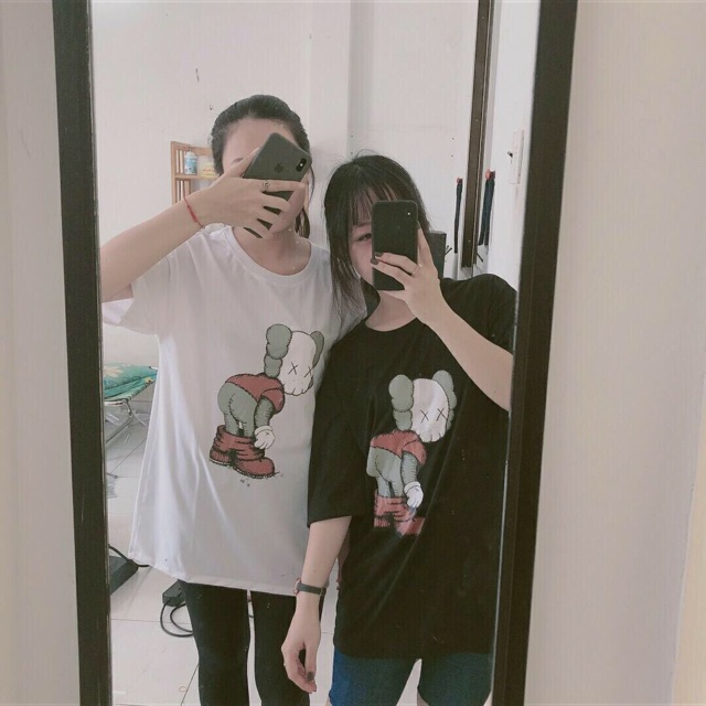 Áo thun tay lỡ Kaws Tee Unisex