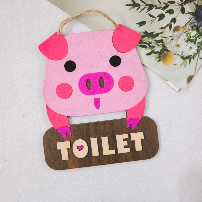 Bảng gỗ Toilet lợn hồng