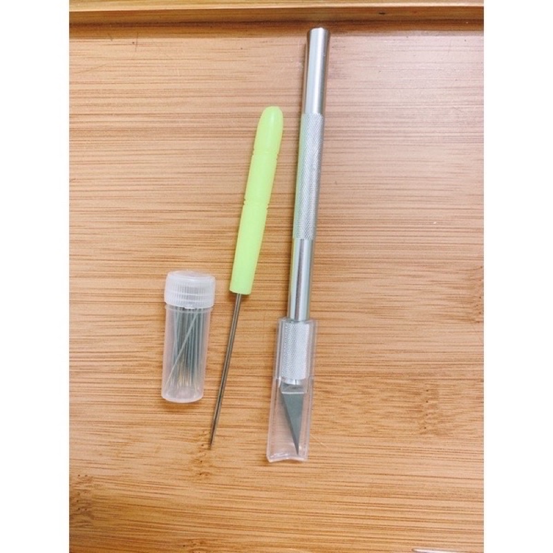 Dụng cụ may tóc búp bê