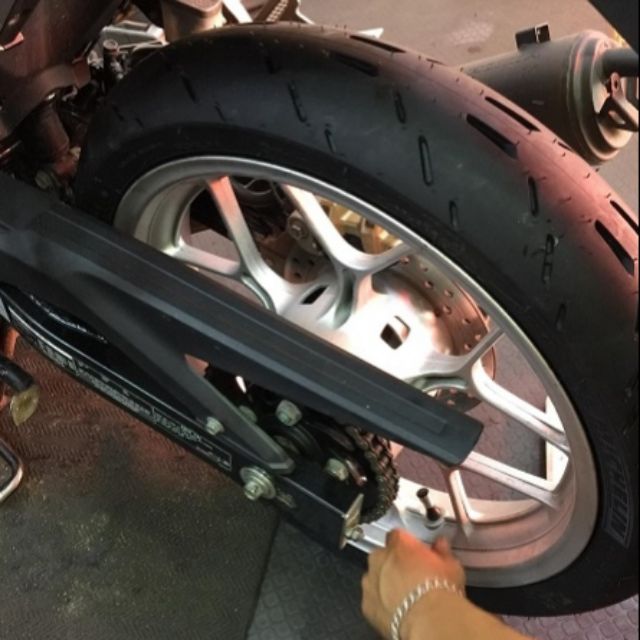 Vỏ lốp xe Michelin Pilot MotoGP các size cho tay ga và xe số, vỏ ko ruột - giá 1 cái