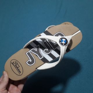 Dép xỏ ngón trắng nâu