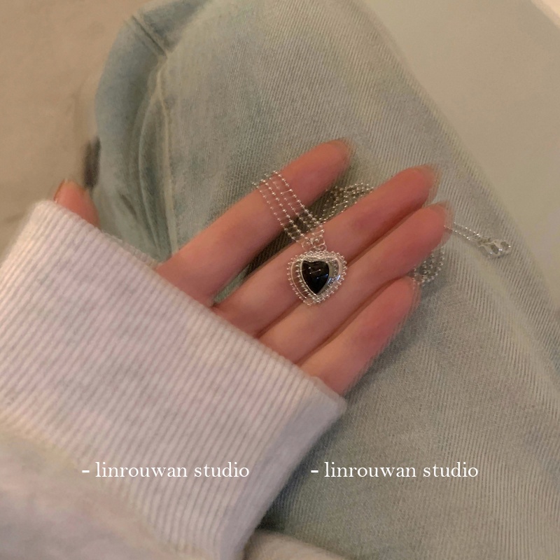 Vòng cổ màu đen theo phong cách retro Hàn Quốc