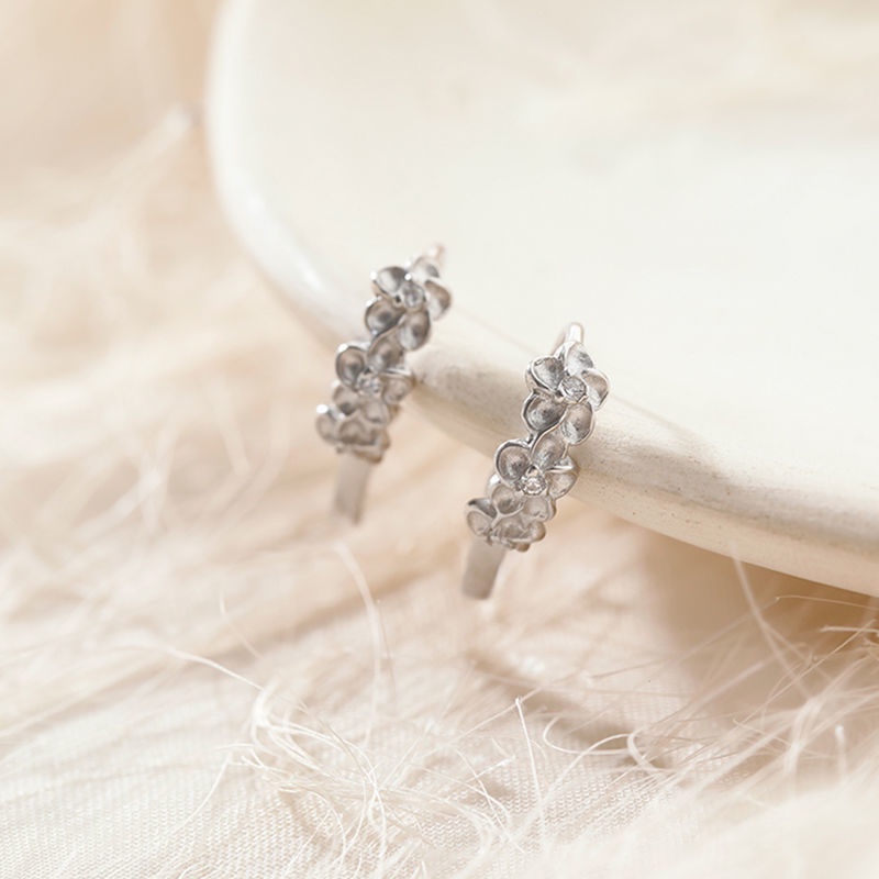 Khuyên Tai Bạc S925 Hình Hoa Đơn Giản Dễ Phối Đồ