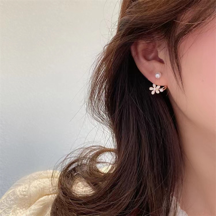 Khuyên Tai Bạc Đính Ngọc Trai Hình Hoa Phong Cách Mới Sang Trọng