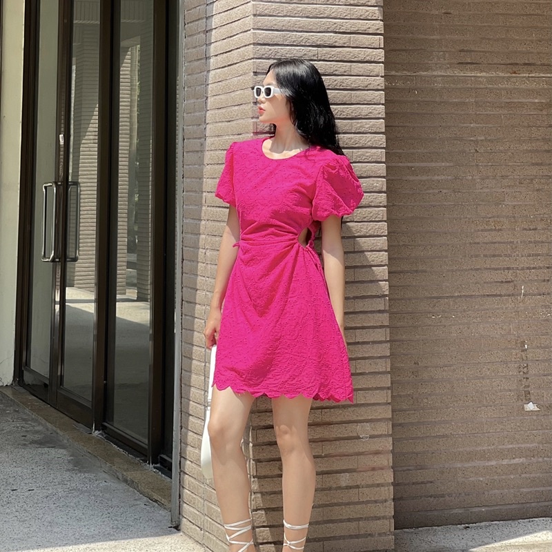 Đầm dáng ngắn cutout eo tay phồng dáng ngắn xô thêu hồng / trắng - Audrey Studio