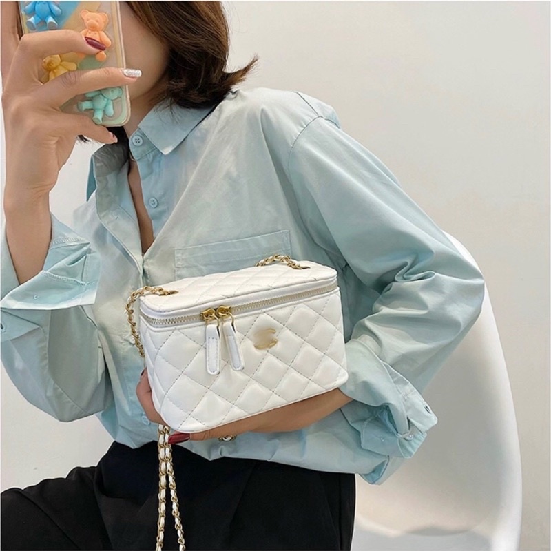 Túi đeo chéo, clutch cầm tay logo vàng trần trám dây quả chuông phong cách sang chảnh